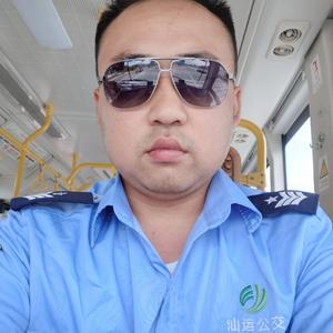 开翻斗车的胖子头像