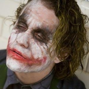 烟熏妆的希斯.莱杰头像