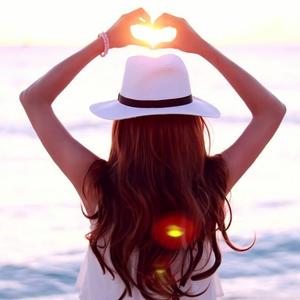 搜索 抖音号:  1571012768 唯有自信～方能从容～ 微信号  p838600923