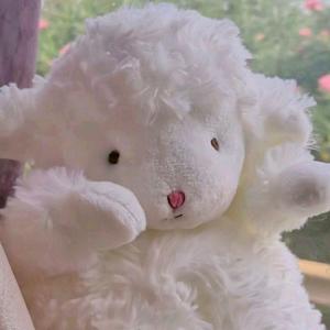 一只羊咩咩头像