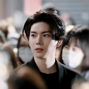 秋的木土土头像