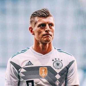 托尼老师叫克罗斯头像