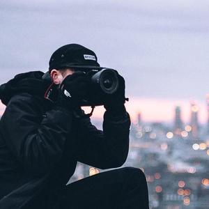 明三手机摄影头像