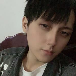 抖音号:  daminghupand67 身高178 体重63 处女座普信男 游泳健将及