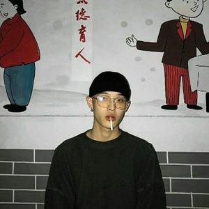 我想喝杯冰美式头像