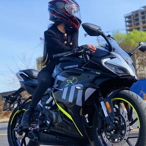 抖音号:  jjnvwang 吉吉喜欢机车哦 我的小车车春风250sr  vx:jj