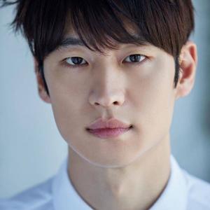 李帝勋的小锅巴头像