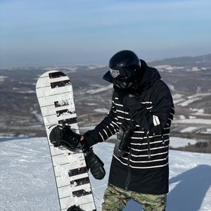 单板滑雪蔡航头像