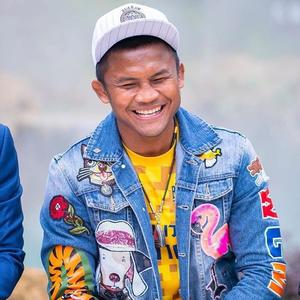 只关于播求头像