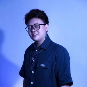 广元烫发染发一莫菲造型张博头像