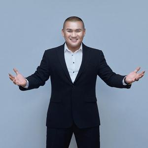 8w 抖音号:  chenkaixin321 主号la陈开心 这个是工作号,拍拍工作,讲