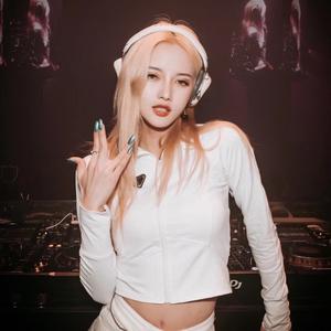 dj sally(宝贝鲨)头像