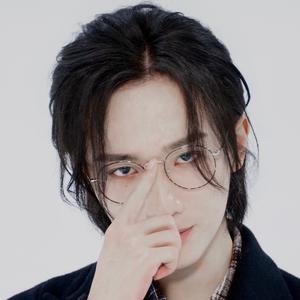 lhy涂山红红头像