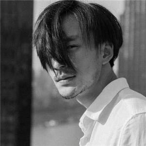 最后一抹苦笑头像