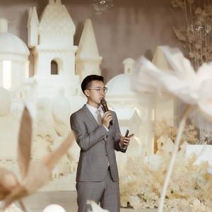 主持人田野头像