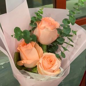 "圣立"夫妇头像