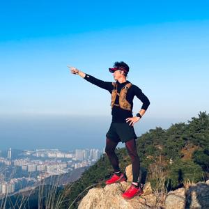 凌晨四点の云飞扬头像