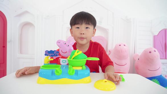 枫枫给小猪佩奇做粽子 #小猪佩奇 #端午节 #枫枫玩具 00:00/00:00直播