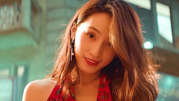 播放 下个视频:能猜到剧情的发展算我输 不信你不笑 #电影亿万懦夫