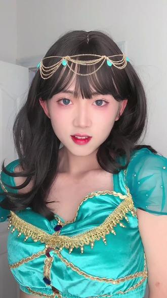 白雪公主单独出场#变装#康雅雅
